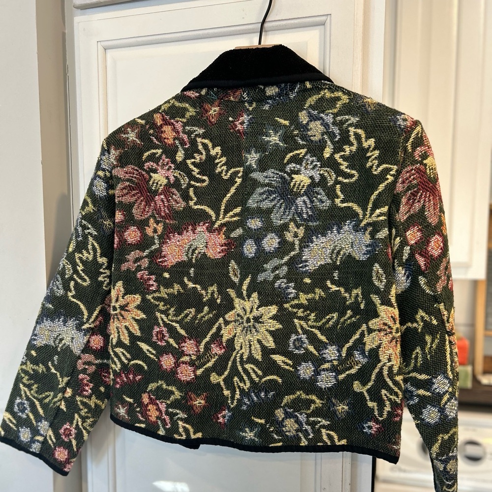 Vintage "New Identity" floral tapestry jacket - Picture 2 of 3